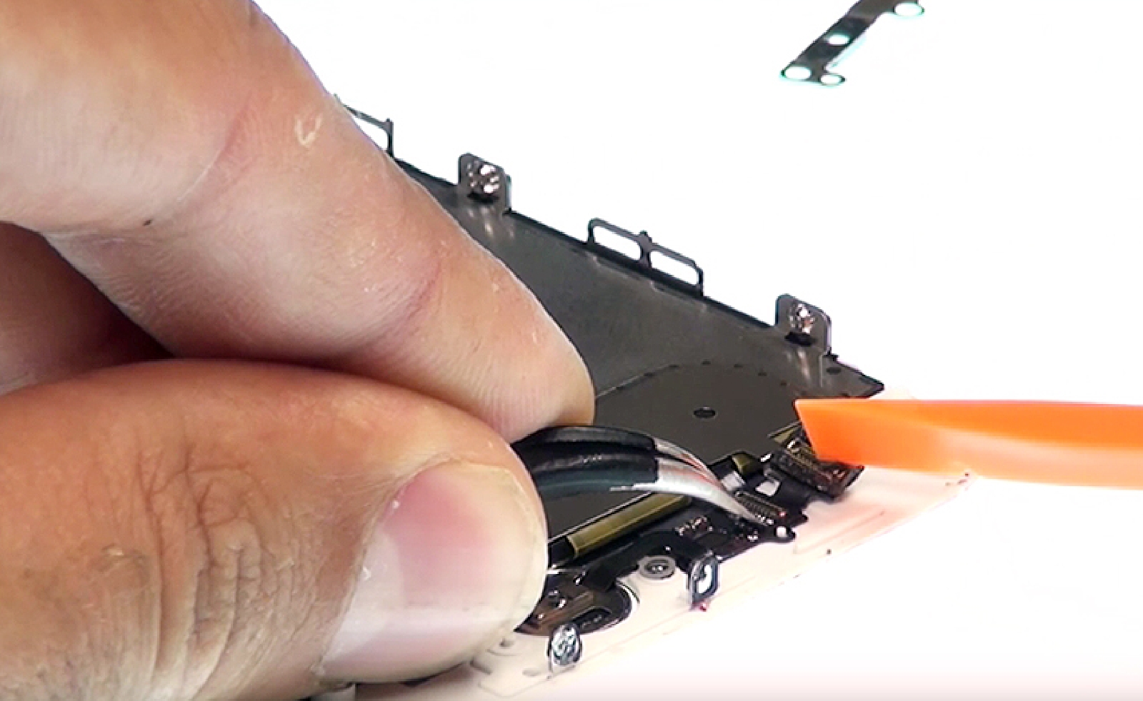 Changement d'écran complet pré-monté (châssis+vitre+LCD) sur iPhone 7 Plus photo 1